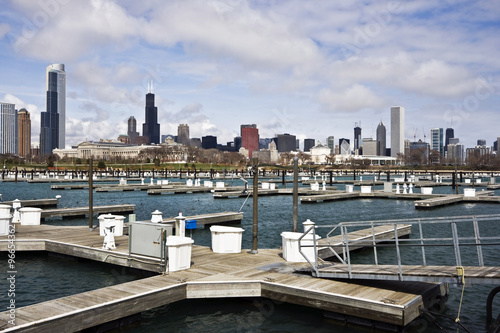 Chicago seen from empty marina © Henryk Sadura
