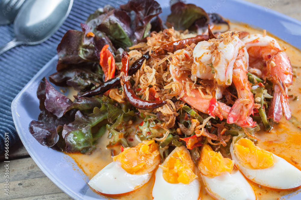 Thai food : peas and shrimp salad