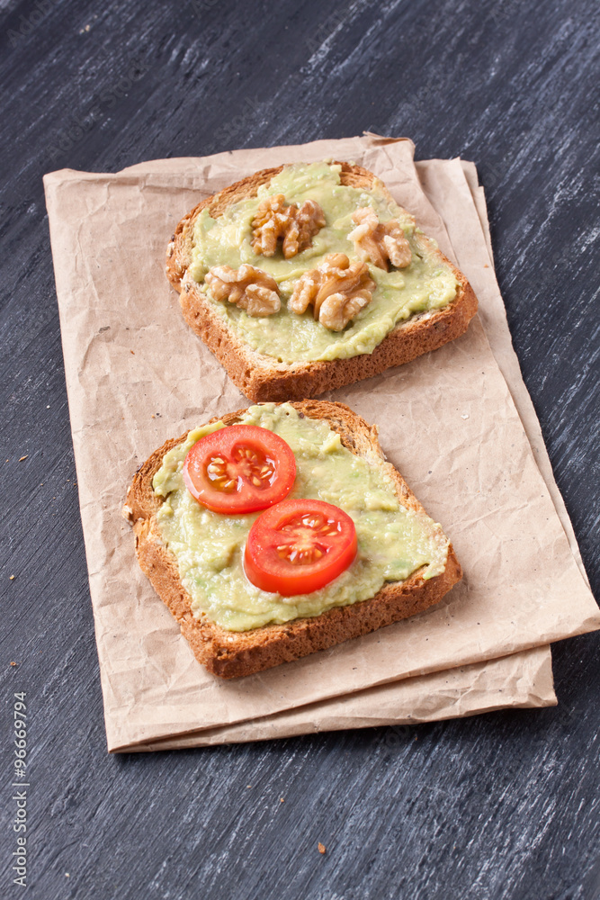 avocado sandwiches