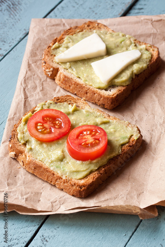 avocado sandwiches