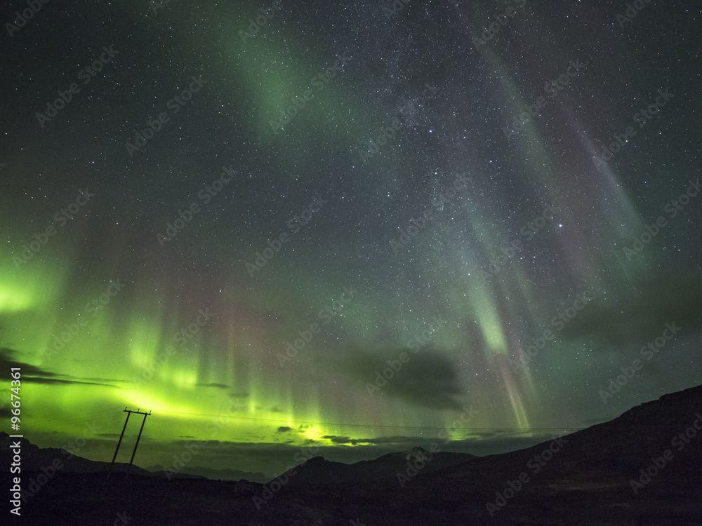 Polarlichter in den Bergen von Norwegen