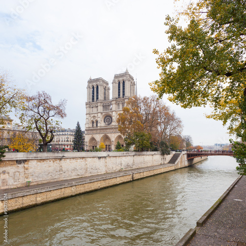 Notre Dame cathedral in Paris © PriceM