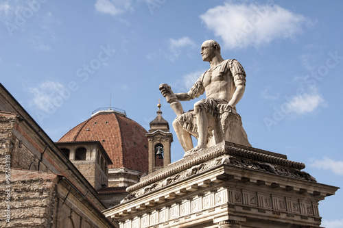 Estatua de Giovanni delle bande en Florencia