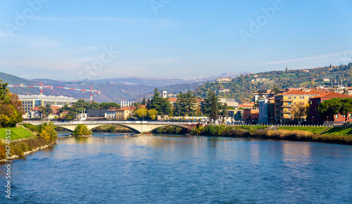 Cuadro en lienzo The Adige river in Verona - Italy