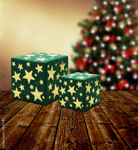 Geschenke vor Weihnachtsbasuum