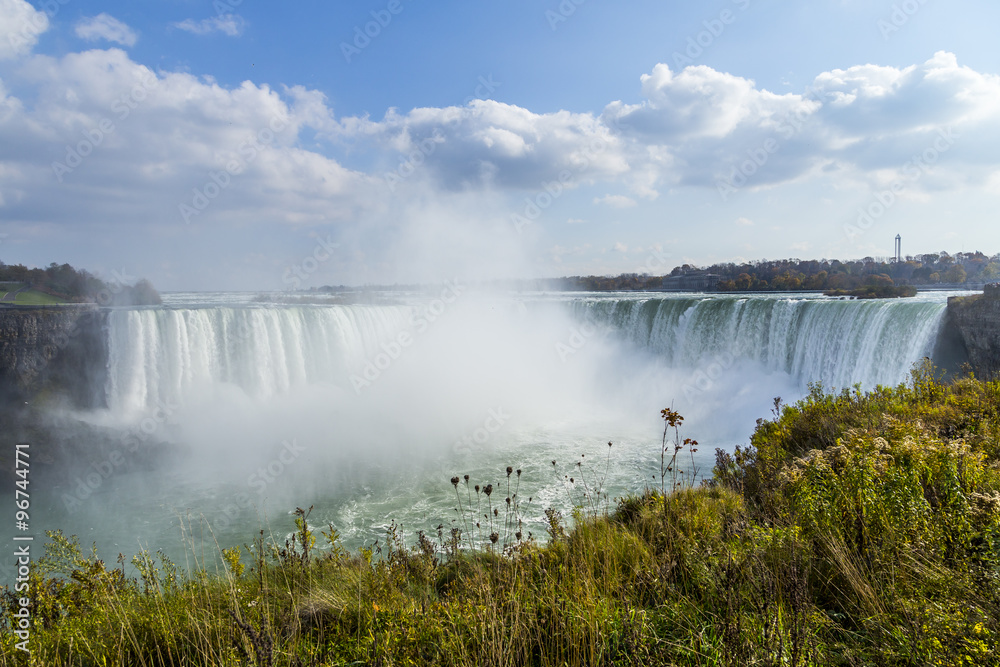 Fototapeta premium Scenic Niagara Falls, Ontario, Canada