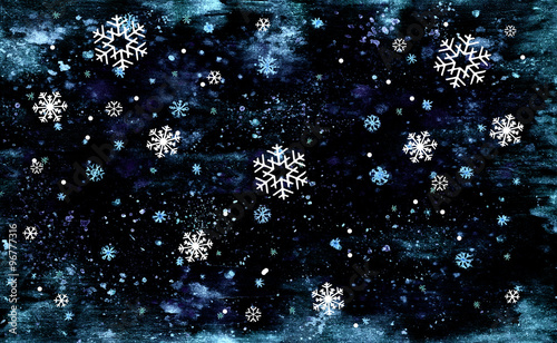 Чёрный зимний фон со снежинками.
