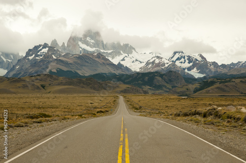 Road to Fitzroy Peaks - El Chalten - Argentina