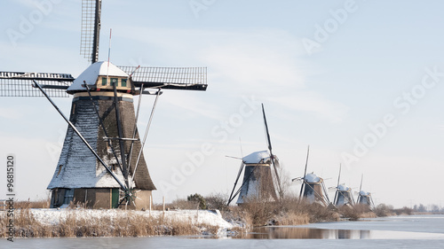 Fototapeta Naklejka Na Ścianę i Meble -  Windmill Kinderdijk