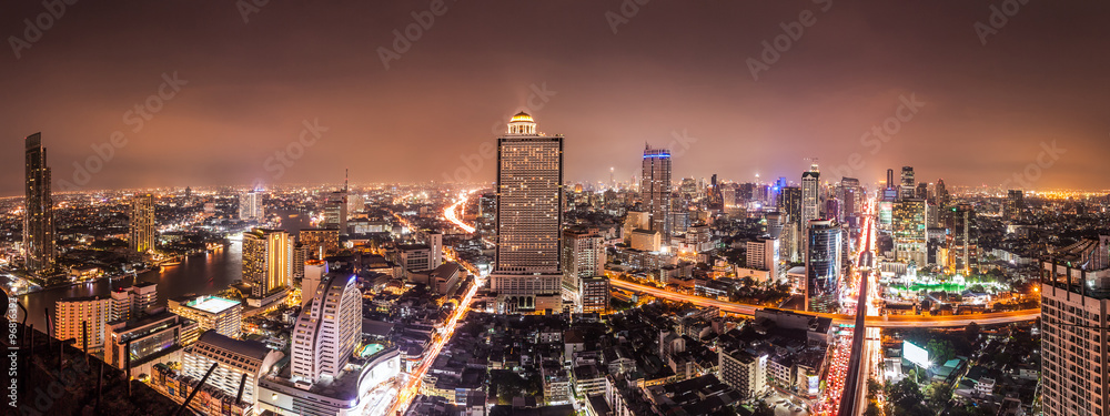 Fototapeta premium Panorama view of Bangkok city with Chaopraya river