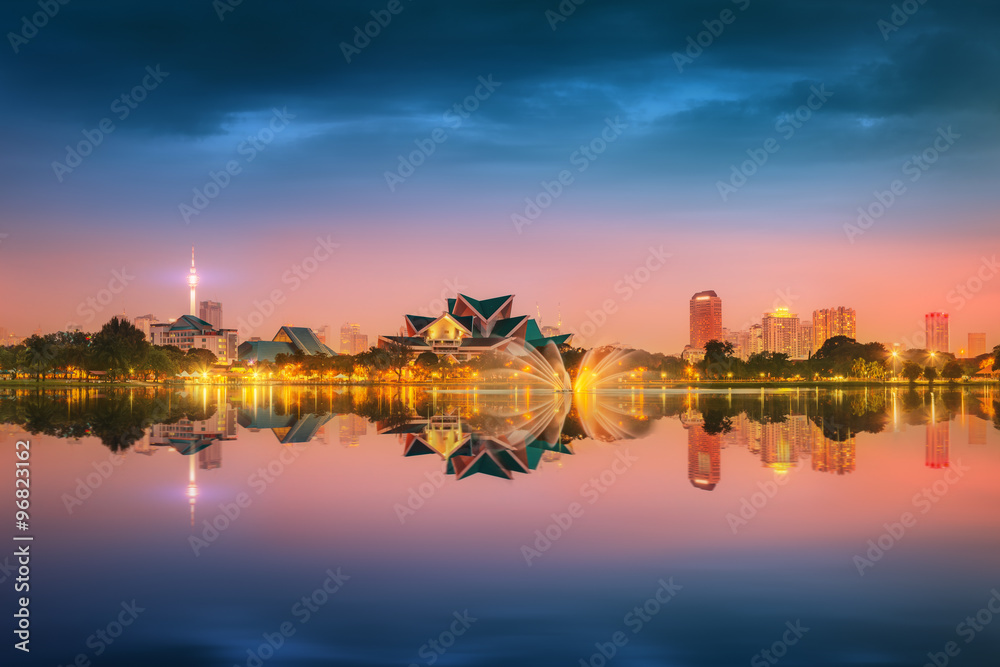 Fototapeta premium Kuala Lumpur night Scenery, The Palace of Culture