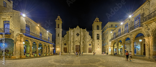 Plaze de la Catedral Havanna photo