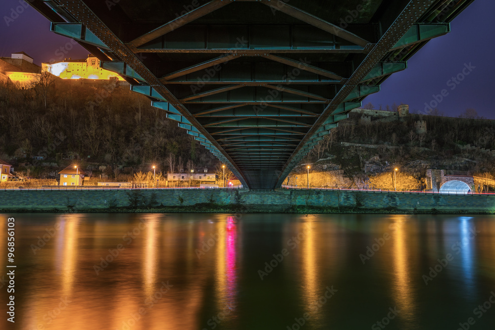 unter der Brücke