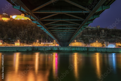 unter der Brücke