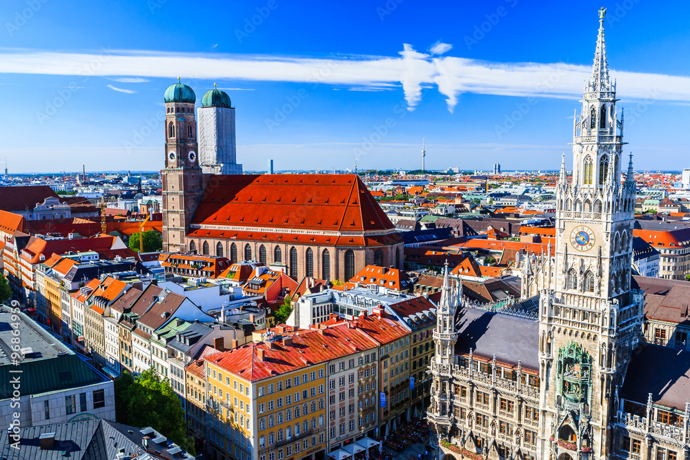 Fototapeta premium Munich Frauenkirche and New Town Hall Munich, Bavaria, Germany