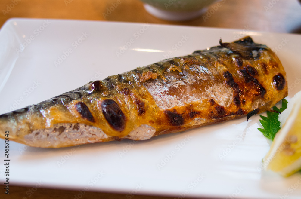 japanese grilled fish food
「焼き魚」