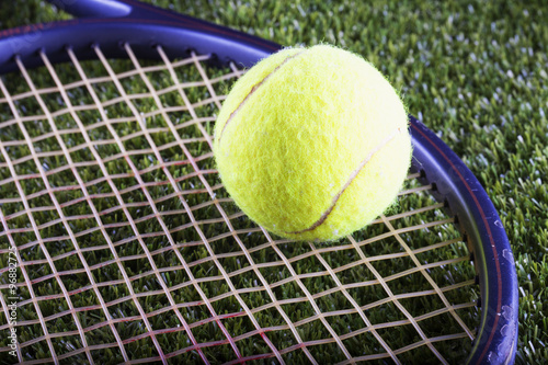 Tennis ball and racket © Koufax73