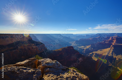 Grand Canyon, Sonne schein im Gegenlicht bei Hopi Point 02