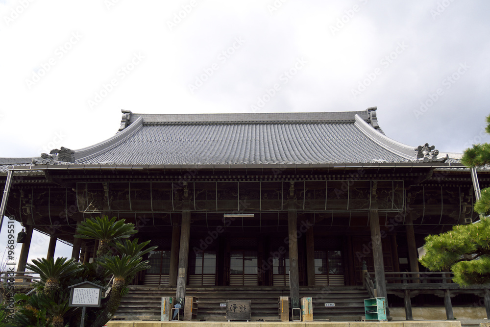 秋空の竹鼻べつい