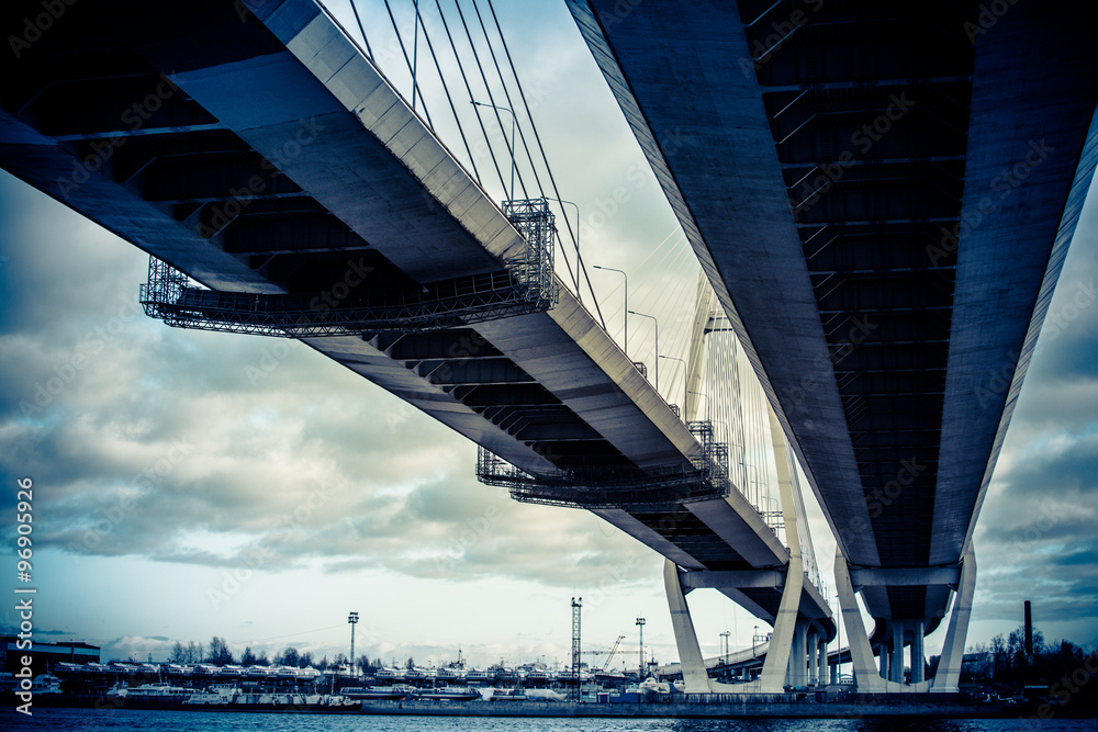 Obraz premium St. Petersburg. Cable-stayed bridge. Supports bridge across the river Neva. 