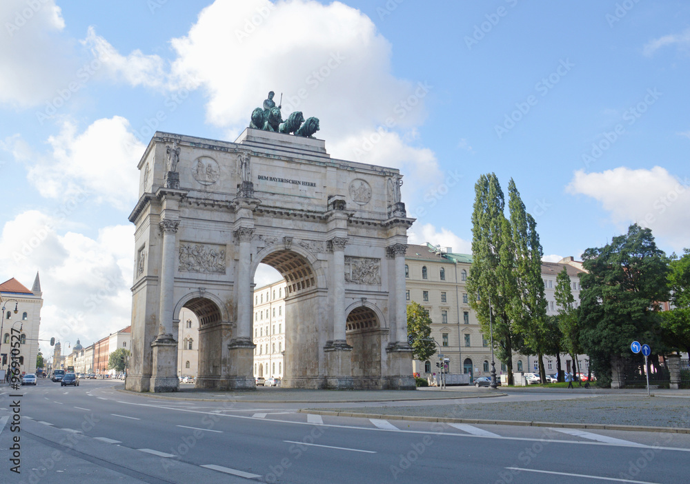Триумфальная арка (Siegestor) на Людвигштрассе (Мюнхен, Германия)
