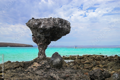 Piedra de Balandra Famosa piedra ubicada en la playa de Balandra en el municipio de La Paz, Baja California Sur en México. 