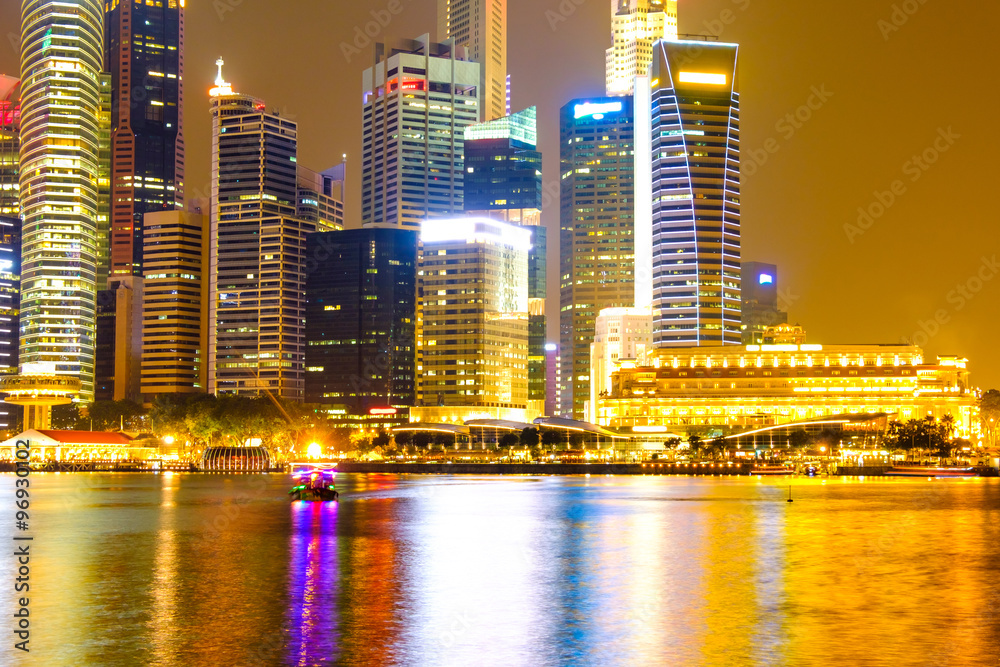 Fototapeta premium Singapore Skyline and view of Marina Bay