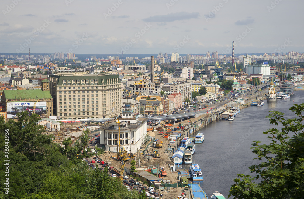 Вид на строительство днепровской набережной. Киев