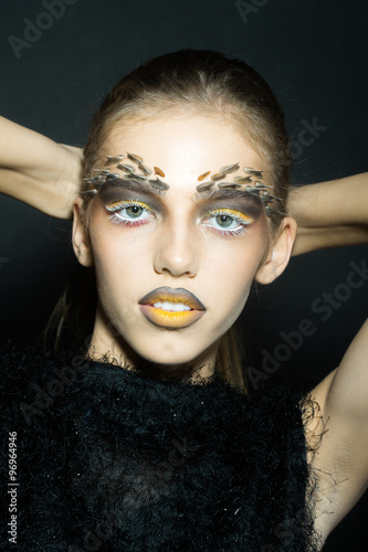 Fototapeta Naklejka Na Ścianę i Meble -  Thorn golden female makeup