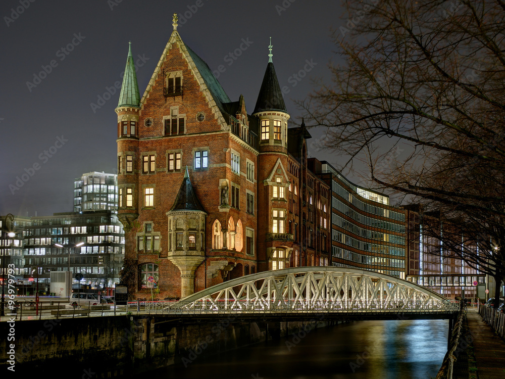 Hamburg - Sankt Annenfleet am Abend