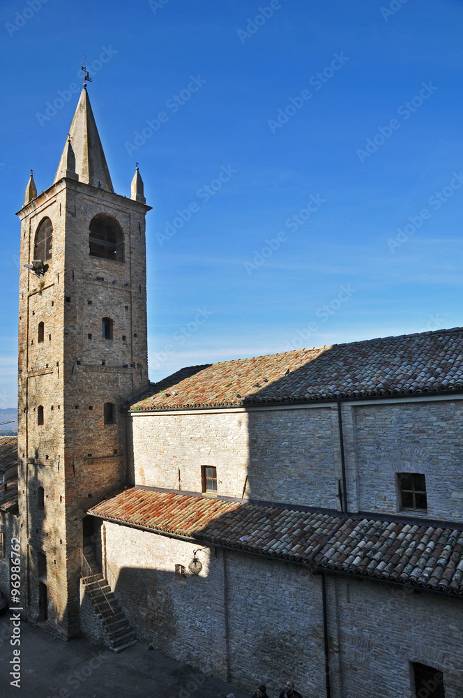 La chiesa di Serralunga d'Alba - Langhe. Piemonte