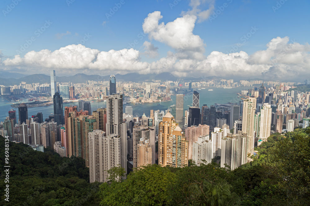 Obraz premium Hong Kong's skyline viewed from the Victoria Peak in daylight.
