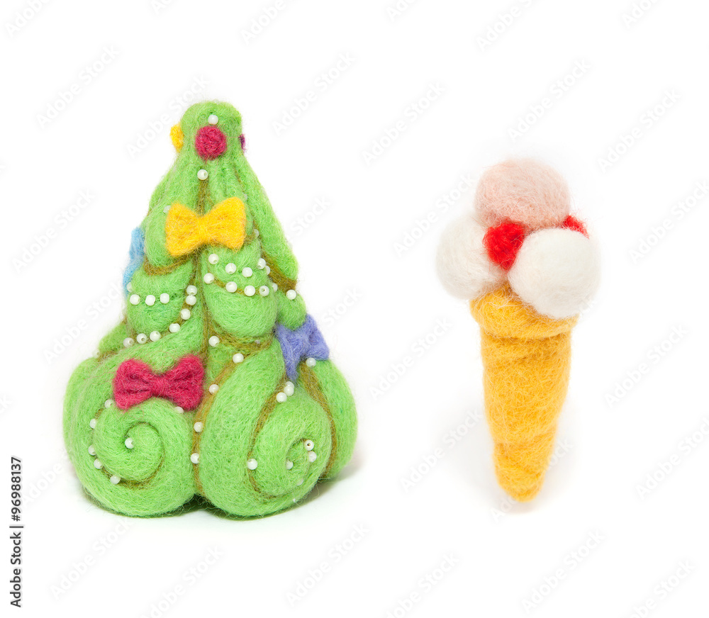 Decoration toys Christmas tree and ice cream made ​​of wool