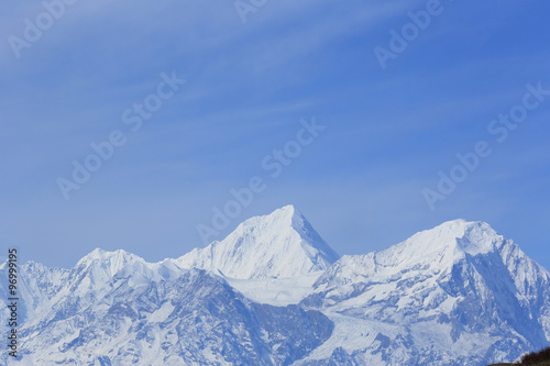 beautifu snow mountain landscape © lzf