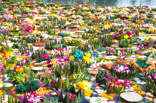 Loy krathong