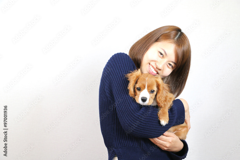 女性と愛犬 女性と愛犬