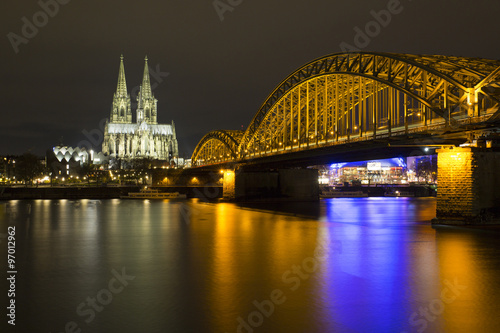 Hohenzollernbr  cke and Cologne Dom