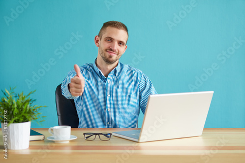 Obraz na płótnie Businessman making gesture ok