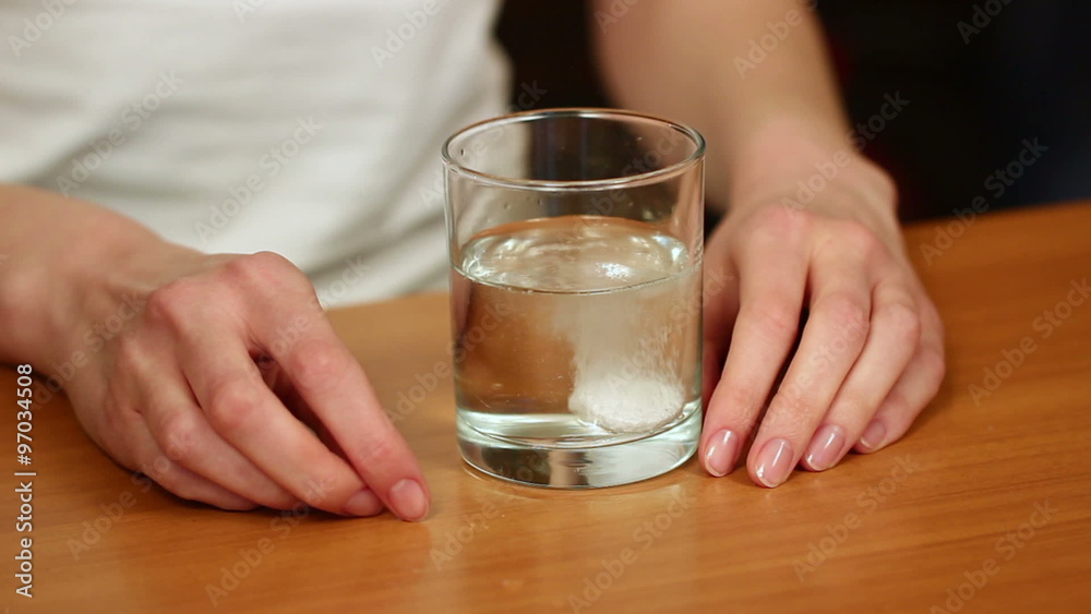 Dissolving effervescent tablet in water glass
Dissolving effervescent tablet in water glass