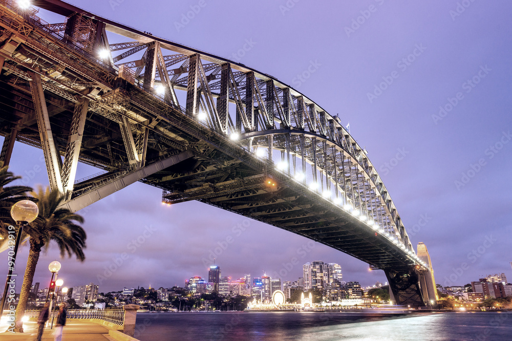Naklejka premium Sydney Harbour Bridge at night