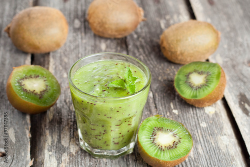 kiwi smoothie with fresh fruits