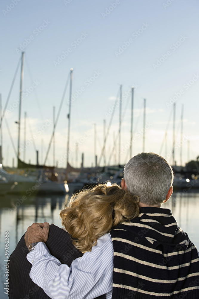 Fototapeta premium Couple at harbour