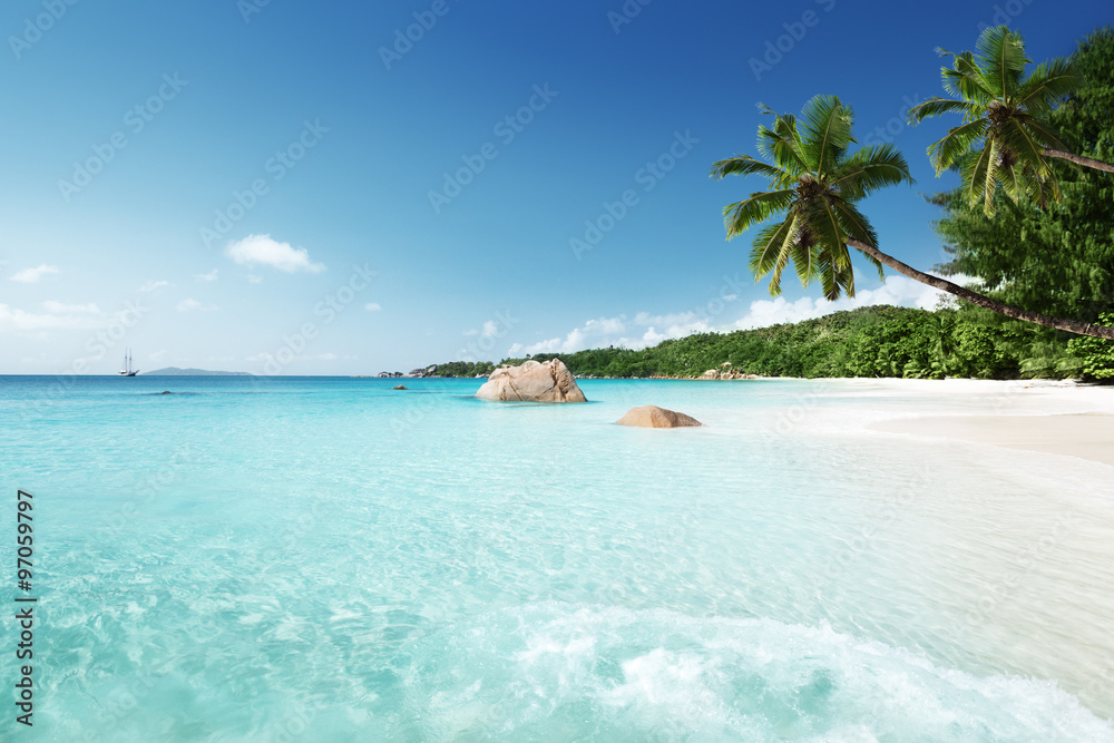 Anse Lazio beach at Praslin island, Seychelles - obrazy, fototapety, plakaty 