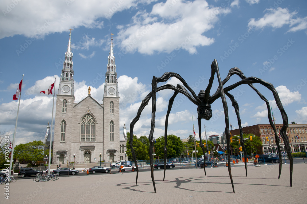 Fototapeta premium Spider Statue - Ottawa - Canada