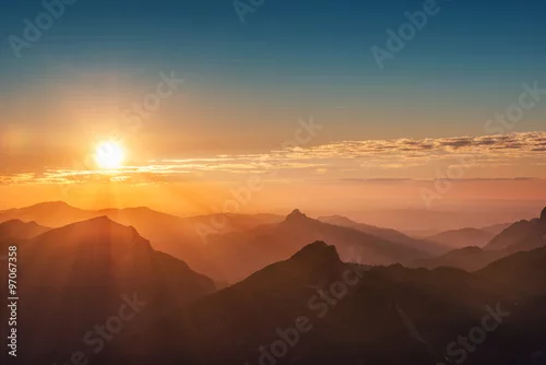 Panel kuchenny z motywem colorful sunset on top of austrian mountain alps