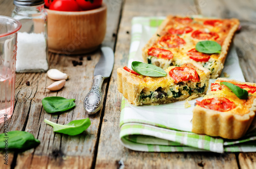 spinach, tomatoes, mushroom quiche