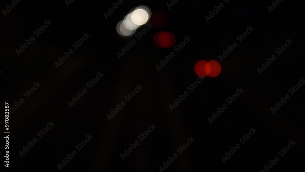 Bokeh lichter von autos - Stadt verkehr bei nacht -  unfokkossiert