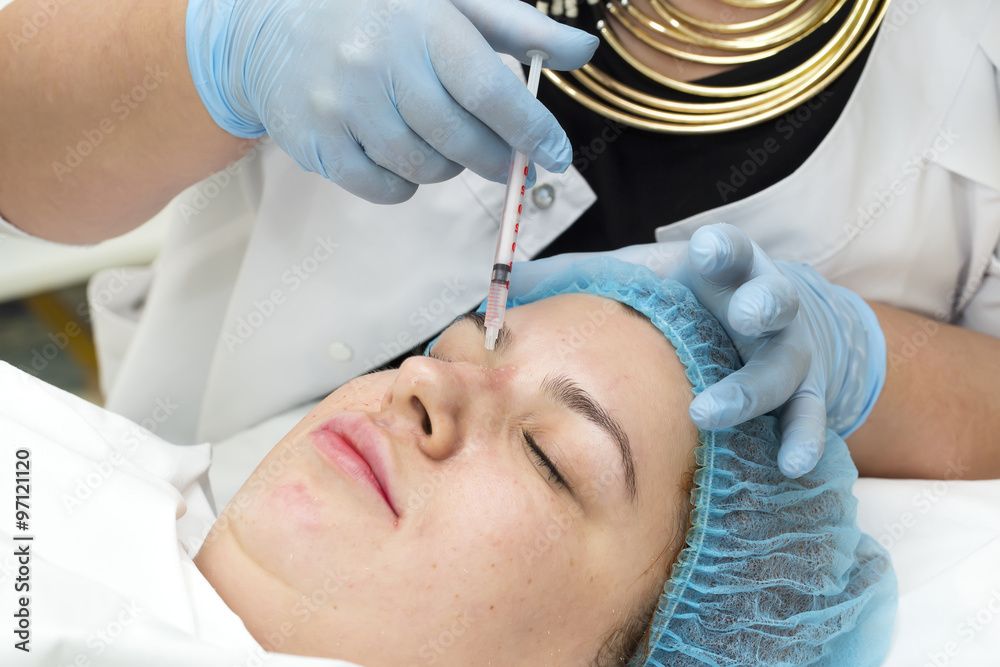 Cosmetic treatment with injection in a clinic Cosmetic treatment with injection in a clinic