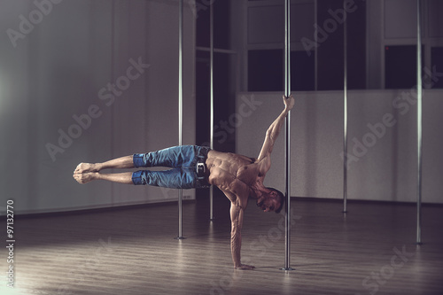 Fototapeta Naklejka Na Ścianę i Meble -  Pole Dance Man