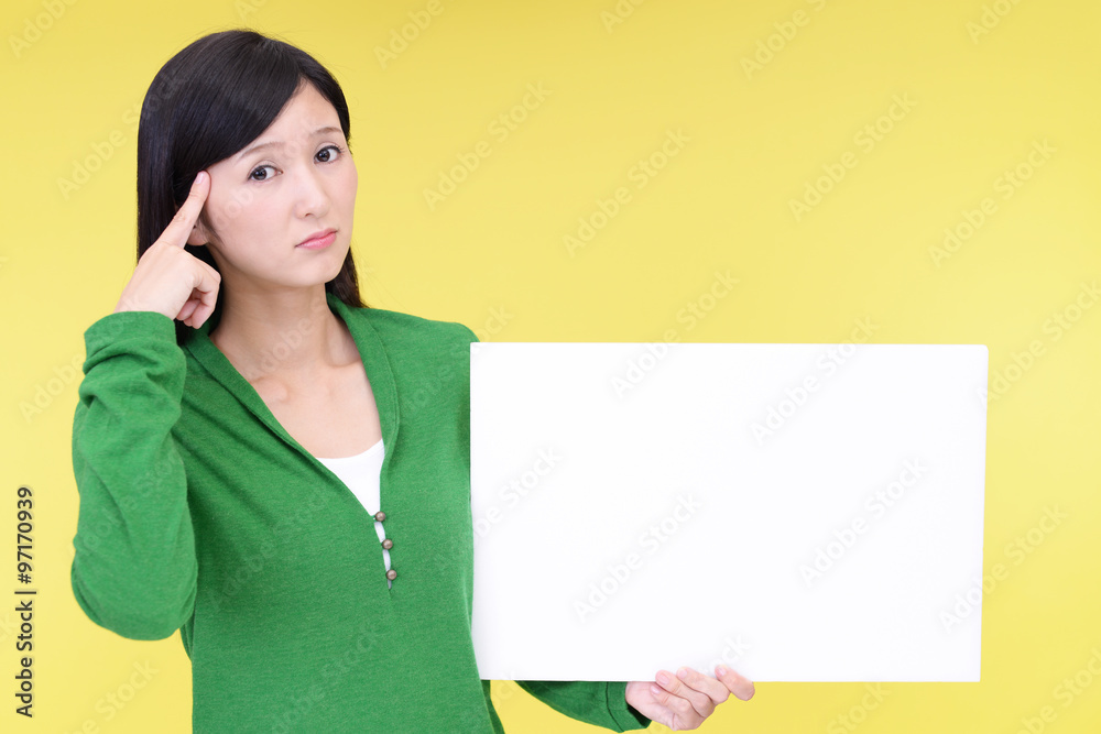 困惑した表情の女性 困惑した表情の女性